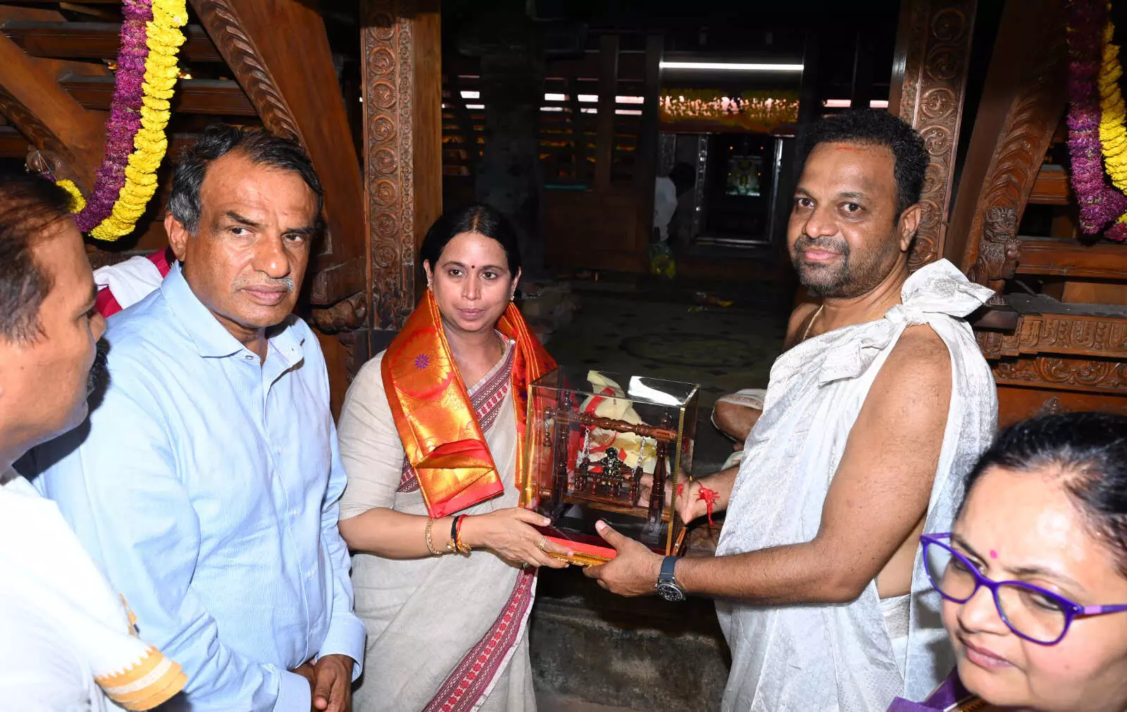ಕೊಡವೂರು ಮಹಾರುದ್ರಯಾಗ: ಸಚಿವೆ ಲಕ್ಷ್ಮೀ ಹೆಬ್ಬಾಳ್ಕರ್ ಭೇಟಿ ಕೊಡವೂರು ಮಹಾರುದ್ರಯಾಗ: ಸಚಿವೆ ಲಕ್ಷ್ಮೀ ಹೆಬ್ಬಾಳ್ಕರ್ ಭೇಟಿ