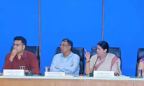 ಮಳೆಗಾಲದಲ್ಲಿ ಜೀವಹಾನಿಯಾಗದಂತೆ ಅಗತ್ಯ ಮುನ್ನೆಚ್ಚರಿಕೆ ಕೈಗೊಳ್ಳಿ: ಕೆಡಿಪಿ ಸಭೆಯಲ್ಲಿ ಅಧಿಕಾರಿಗಳಿಗೆ ಸೂಚಿಸಿದ ಸಚಿವೆ ಲಕ್ಷ್ಮೀ ಹೆಬ್ಬಾಳ್ಕರ್