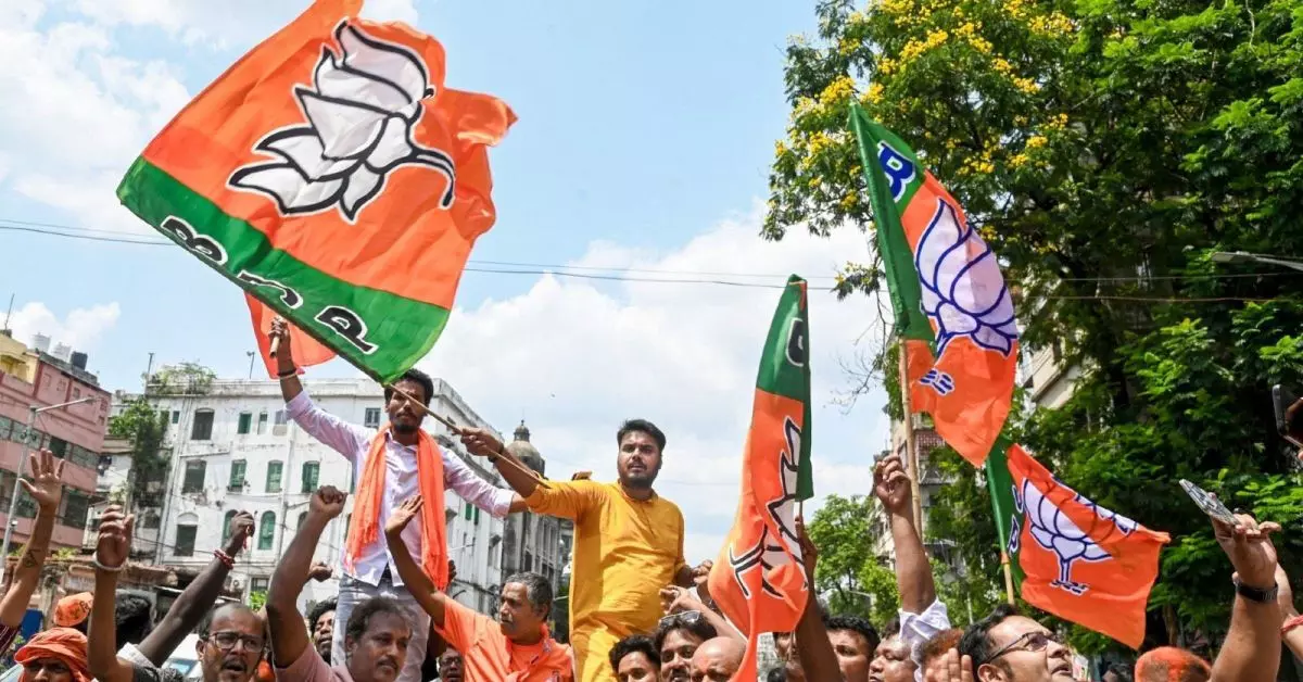 ಪಶ್ಚಿಮ ಬಂಗಾಳದ ಮುಸ್ಲಿಂ ಬಹುಸಂಖ್ಯಾತ ಬೂತ್ನಿಂದ ಬಿಜೆಪಿಗೆ ಸಿಕ್ಕಿದ್ದು ಶೇ. 97 ರಷ್ಟು ಮತ; ಕೊನೆಯ ಹಂತದ ಮತ ಎಣಿಕೆಯಲ್ಲಿ ಬಿಜೆಪಿ ಮೇಲುಗೈ ಸಾಧಿಸಿದ್ದು ಹೇಗೆ? ಪಶ್ಚಿಮ ಬಂಗಾಳದ ಮುಸ್ಲಿಂ ಬಹುಸಂಖ್ಯಾತ ಬೂತ್ನಿಂದ ಬಿಜೆಪಿಗೆ ಸಿಕ್ಕಿದ್ದು ಶೇ. 97 ರಷ್ಟು ಮತ; ಕೊನೆಯ ಹಂತದ ಮತ ಎಣಿಕೆಯಲ್ಲಿ ಬಿಜೆಪಿ ಮೇಲುಗೈ ಸಾಧಿಸಿದ್ದು ಹೇಗೆ?