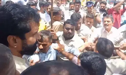 ಚಿಕ್ಕಮಗಳೂರು | ರಸ್ತೆ ಕಾಮಗಾರಿ ವೀಕ್ಷಣೆಗೆ ಆಗಮಿಸಿದ ಸಿ.ಟಿ.ರವಿಗೆ ಕಾಂಗ್ರೆಸ್ ಕಾರ್ಯಕರ್ತರ ಘೇರಾವ್