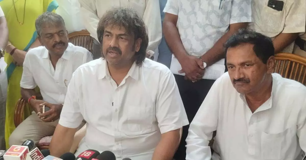 ಕೆಪಿಎಸ್ ಮ್ಯಾಗ್ನೆಟ್ ಶಾಲೆ ಆರಂಭಿಸುತ್ತಿದ್ದೇವೆಯೇ ಹೊರತು ಯಾವುದೇ ಶಾಲೆಗಳನ್ನು ಮುಚ್ಚುವುದಿಲ್ಲ: ಸಚಿವ ಮಧು ಬಂಗಾರಪ್ಪ ಸ್ಪಷ್ಟನೆ ಕೆಪಿಎಸ್ ಮ್ಯಾಗ್ನೆಟ್ ಶಾಲೆ ಆರಂಭಿಸುತ್ತಿದ್ದೇವೆಯೇ ಹೊರತು ಯಾವುದೇ ಶಾಲೆಗಳನ್ನು ಮುಚ್ಚುವುದಿಲ್ಲ: ಸಚಿವ ಮಧು ಬಂಗಾರಪ್ಪ ಸ್ಪಷ್ಟನೆ