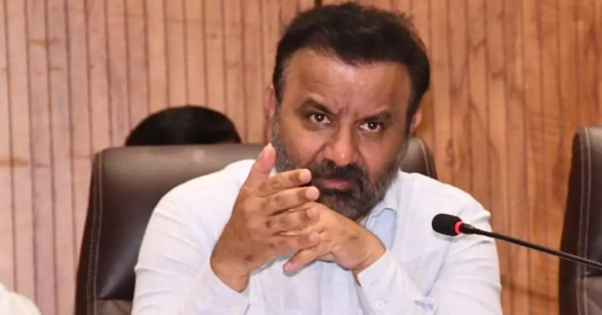 ಕಾರ್ಮಿಕರಿಗೆ ಕನಿಷ್ಠ ವೇತನ ಹೆಚ್ಚಳ: ರಾಜ್ಯ ಸರಕಾರ ಅಧಿಸೂಚನೆ ಕಾರ್ಮಿಕರಿಗೆ ಕನಿಷ್ಠ ವೇತನ ಹೆಚ್ಚಳ: ರಾಜ್ಯ ಸರಕಾರ ಅಧಿಸೂಚನೆ
