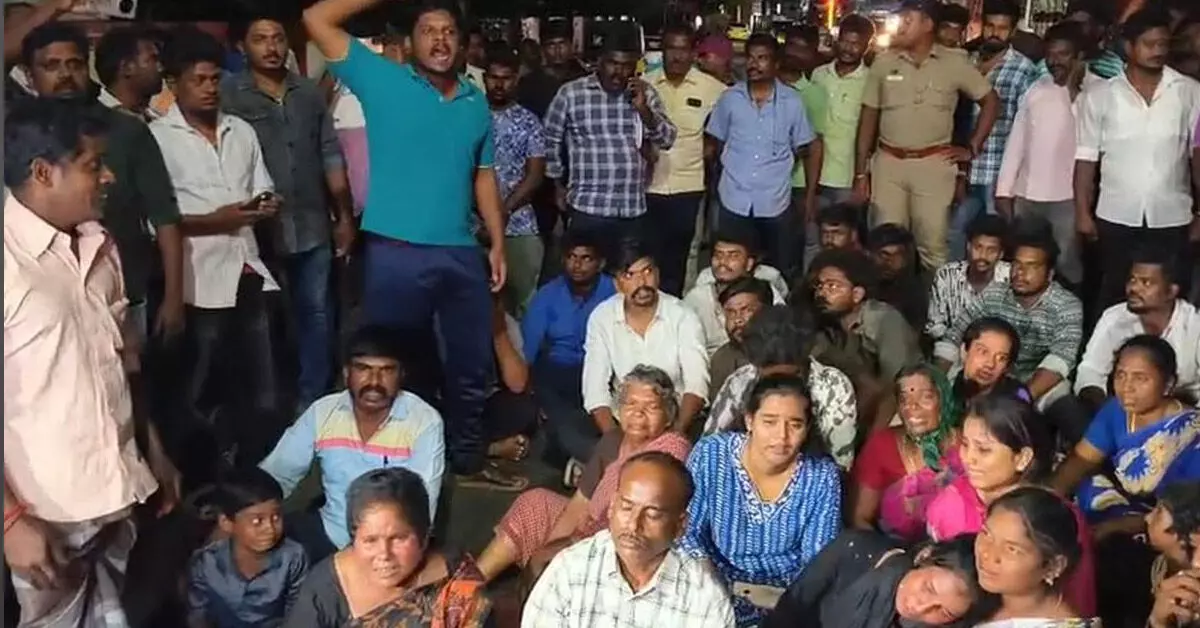 ಕೊಯಮತ್ತೂರಿನಲ್ಲಿ 10 ವರ್ಷದ ಬಾಲಕಿಯನ್ನು ಅಪಹರಿಸಿ ಬರ್ಬರ ಹತ್ಯೆ ಕೊಯಮತ್ತೂರಿನಲ್ಲಿ 10 ವರ್ಷದ ಬಾಲಕಿಯನ್ನು ಅಪಹರಿಸಿ ಬರ್ಬರ ಹತ್ಯೆ