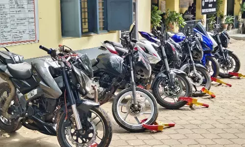 ಕುಂದಾಪುರ ಪೊಲೀಸರ ವಿಶೇಷ ಕಾರ್ಯಾಚರಣೆ: ಕರ್ಕಶ ಸೈಲೆನ್ಸರ್ ಹೊಂದಿದ್ದ 6-7 ಬೈಕ್‌ಗಳು ವಶ