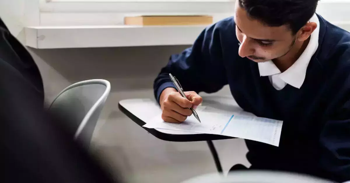 CBSE 12ನೇ ತರಗತಿ ಪರೀಕ್ಷೆಯ ಡಿಜಿಟಲ್ ಮೌಲ್ಯಮಾಪನದ ಬಗ್ಗೆ ಆಕ್ರೋಶ ವ್ಯಕ್ತವಾಗುತ್ತಿರುವುದೇಕೆ ? CBSE 12ನೇ ತರಗತಿ ಪರೀಕ್ಷೆಯ ಡಿಜಿಟಲ್ ಮೌಲ್ಯಮಾಪನದ ಬಗ್ಗೆ ಆಕ್ರೋಶ ವ್ಯಕ್ತವಾಗುತ್ತಿರುವುದೇಕೆ ?