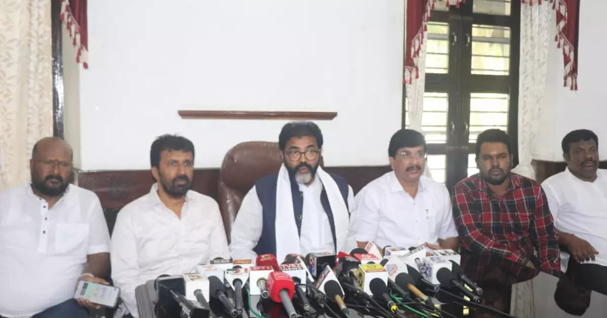 ಕಾಂಗ್ರೆಸ್ನ ದಲಿತ ನಾಯಕರು ಈಗಲಾದರೂ ದಲಿತರನ್ನು ಸಿಎಂ ಮಾಡಿ ಎಂದು ಕೇಳಿ : ಛಲವಾದಿ ನಾರಾಣಸ್ವಾಮಿ ಕಾಂಗ್ರೆಸ್ನ ದಲಿತ ನಾಯಕರು ಈಗಲಾದರೂ ದಲಿತರನ್ನು ಸಿಎಂ ಮಾಡಿ ಎಂದು ಕೇಳಿ : ಛಲವಾದಿ ನಾರಾಣಸ್ವಾಮಿ
