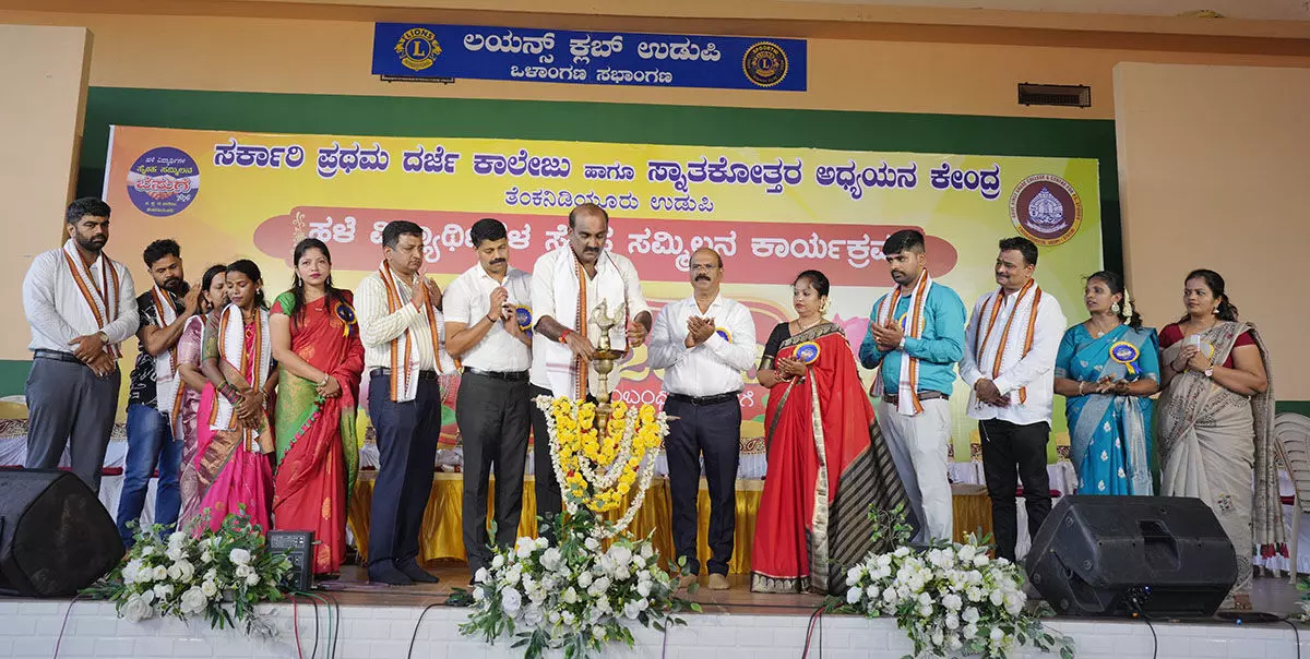 ಸರಕಾರಿ ಕಾಲೇಜುಗಳ ಅಭಿವೃದ್ಧಿಯಲ್ಲಿ ಹಳೆ ವಿದ್ಯಾರ್ಥಿಗಳ ಪಾತ್ರ ಪ್ರಮುಖ: ಯಶ್ಪಾಲ್ ಸುವರ್ಣ ಸರಕಾರಿ ಕಾಲೇಜುಗಳ ಅಭಿವೃದ್ಧಿಯಲ್ಲಿ ಹಳೆ ವಿದ್ಯಾರ್ಥಿಗಳ ಪಾತ್ರ ಪ್ರಮುಖ: ಯಶ್ಪಾಲ್ ಸುವರ್ಣ