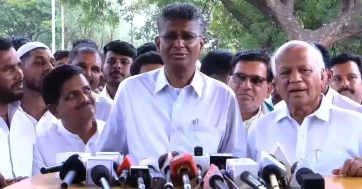 ಸಿದ್ದರಾಮಯ್ಯ ವಿರುದ್ಧ ಸಹಿ ಸಂಗ್ರಹ ಶುದ್ಧ ಸುಳ್ಳು : ಸತೀಶ್ ಜಾರಕಿಹೊಳಿ ಸಿದ್ದರಾಮಯ್ಯ ವಿರುದ್ಧ ಸಹಿ ಸಂಗ್ರಹ ಶುದ್ಧ ಸುಳ್ಳು : ಸತೀಶ್ ಜಾರಕಿಹೊಳಿ