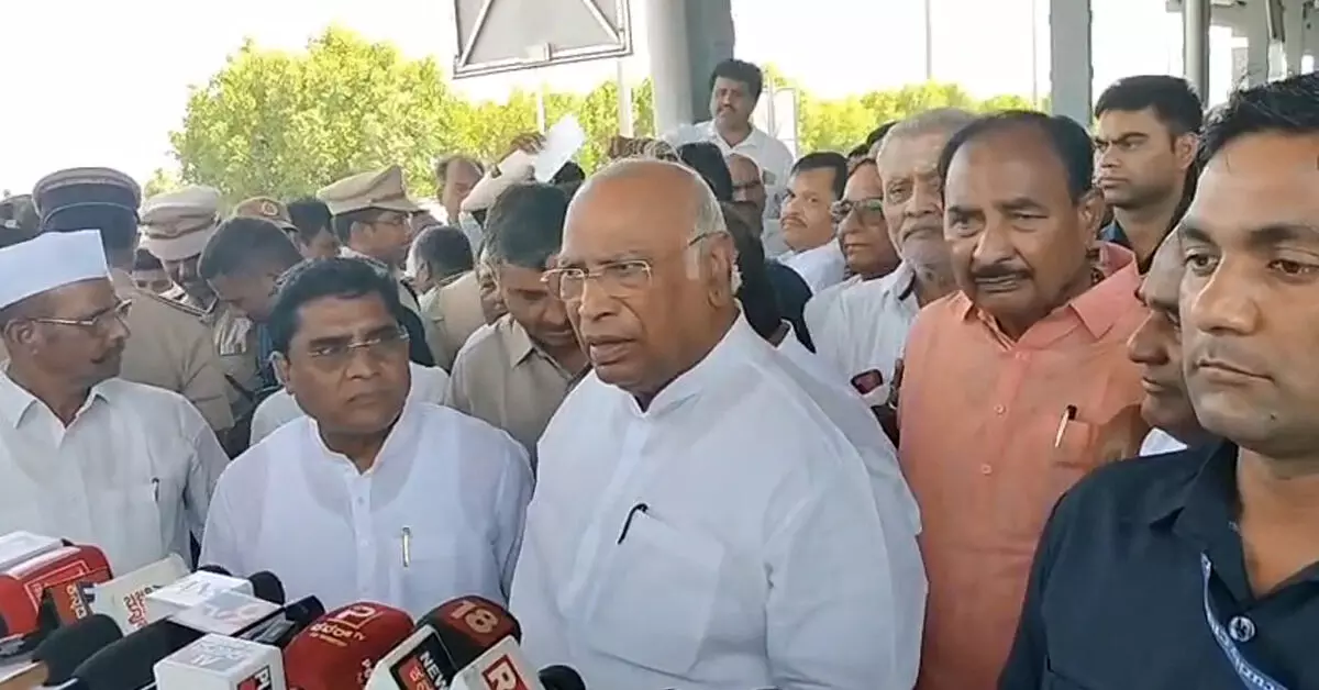 ಉಪ ಮುಖ್ಯಮಂತ್ರಿ ಹುದ್ದೆ ಸೃಷ್ಟಿಗೆ ಯಾವುದೇ ಪ್ರಸ್ತಾವ ಬಂದಿಲ್ಲ: ಮಲ್ಲಿಕಾರ್ಜುನ ಖರ್ಗೆ ಉಪ ಮುಖ್ಯಮಂತ್ರಿ ಹುದ್ದೆ ಸೃಷ್ಟಿಗೆ ಯಾವುದೇ ಪ್ರಸ್ತಾವ ಬಂದಿಲ್ಲ: ಮಲ್ಲಿಕಾರ್ಜುನ ಖರ್ಗೆ