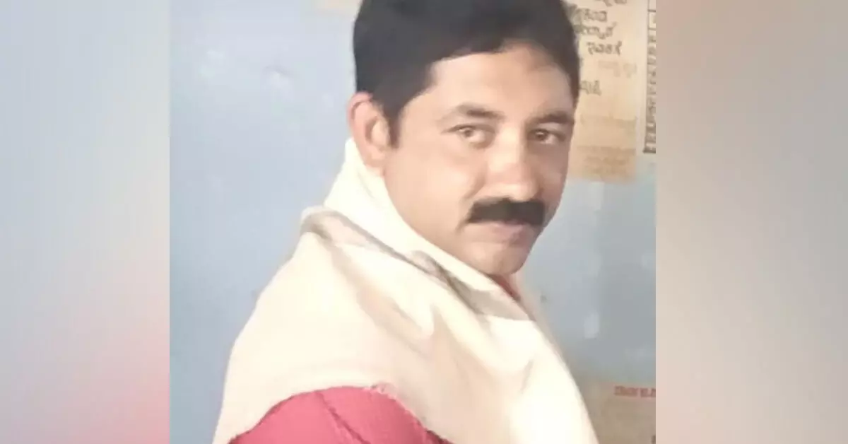 Hassan : ಡೆತ್ ನೋಟ್ ಬರೆದಿಟ್ಟು ಲಾಡ್ಜ್ನಲ್ಲಿ ಉಪ ತಹಶೀಲ್ದಾರ್ ಆತ್ಮಹತ್ಯೆ Hassan : ಡೆತ್ ನೋಟ್ ಬರೆದಿಟ್ಟು ಲಾಡ್ಜ್ನಲ್ಲಿ ಉಪ ತಹಶೀಲ್ದಾರ್ ಆತ್ಮಹತ್ಯೆ