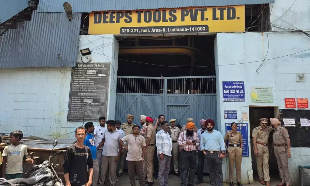Punjab | ಲುಧಿಯಾನದ ಕಾರ್ಖಾನೆಯಲ್ಲಿ ವಿಷಾನಿಲ ಸೋರಿಕೆ; ಮೂವರು ಕಾರ್ಮಿಕರು ಮೃತ್ಯು