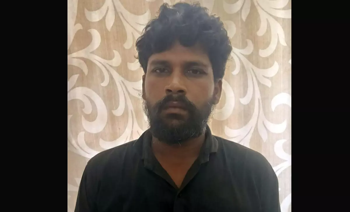 ಮಣಿಪಾಲ: ಗೂಂಡಾ ಕಾಯ್ದೆಯಡಿ ರೌಡಿ ಶೀಟರ್ ಗಣೇಶ್ ಬಂಧನ ಮಣಿಪಾಲ: ಗೂಂಡಾ ಕಾಯ್ದೆಯಡಿ ರೌಡಿ ಶೀಟರ್ ಗಣೇಶ್ ಬಂಧನ