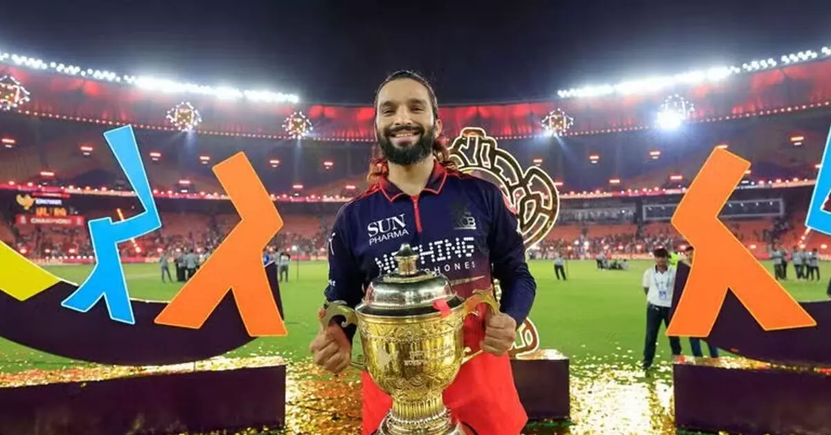 ಕಳೆದ ವರ್ಷ ಕಾಲ್ತುಳಿತಕ್ಕೆ ಬಲಿಯಾದವರಿಗೆ 2026ರ IPL ಟ್ರೋಫಿ ಅರ್ಪಣೆ: ಪಾಟಿದಾರ್ ಕಳೆದ ವರ್ಷ ಕಾಲ್ತುಳಿತಕ್ಕೆ ಬಲಿಯಾದವರಿಗೆ 2026ರ IPL ಟ್ರೋಫಿ ಅರ್ಪಣೆ: ಪಾಟಿದಾರ್