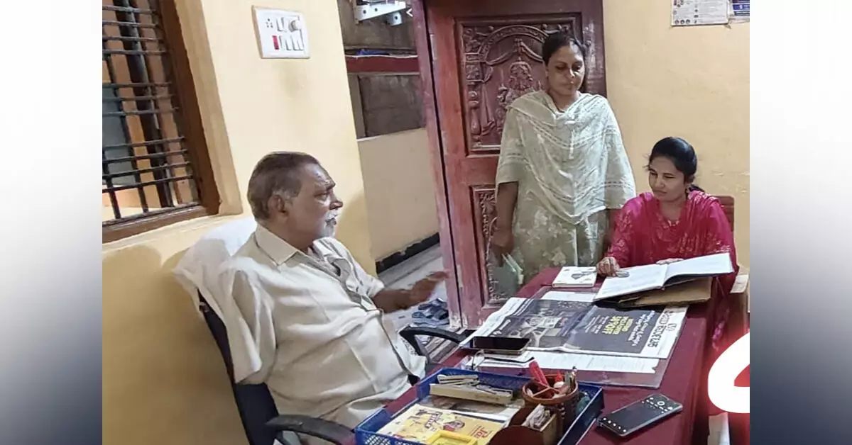 Afzalpur | ಸಾಂತ್ವನ ಸಹಾಯವಾಣಿ ಕೇಂದ್ರಕ್ಕೆ ಶಿಶು ಅಭಿವೃದ್ಧಿ ಕಚೇರಿಯ ಹಿರಿಯ ಮೇಲ್ವಿಚಾರಕಿ ಭೇಟಿ Afzalpur | ಸಾಂತ್ವನ ಸಹಾಯವಾಣಿ ಕೇಂದ್ರಕ್ಕೆ ಶಿಶು ಅಭಿವೃದ್ಧಿ ಕಚೇರಿಯ ಹಿರಿಯ ಮೇಲ್ವಿಚಾರಕಿ ಭೇಟಿ