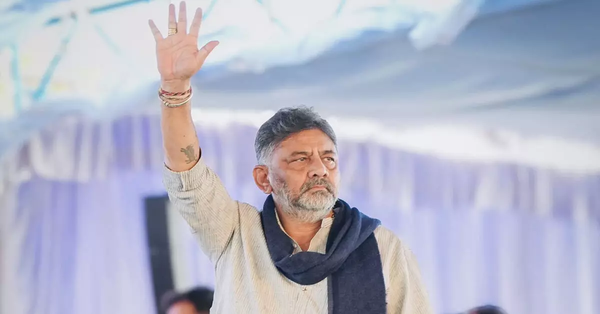 ಮೊದಲ ಹಂತದಲ್ಲಿ 10 ರಿಂದ 14 ಮಂದಿ ಸಚಿವರ ಪದಗ್ರಹಣ?; ಜೂ.18ರ ವರೆಗೆ ಖಾತೆ ಹಂಚಿಕೆ ಅನುಮಾನ ಮೊದಲ ಹಂತದಲ್ಲಿ 10 ರಿಂದ 14 ಮಂದಿ ಸಚಿವರ ಪದಗ್ರಹಣ?; ಜೂ.18ರ ವರೆಗೆ ಖಾತೆ ಹಂಚಿಕೆ ಅನುಮಾನ