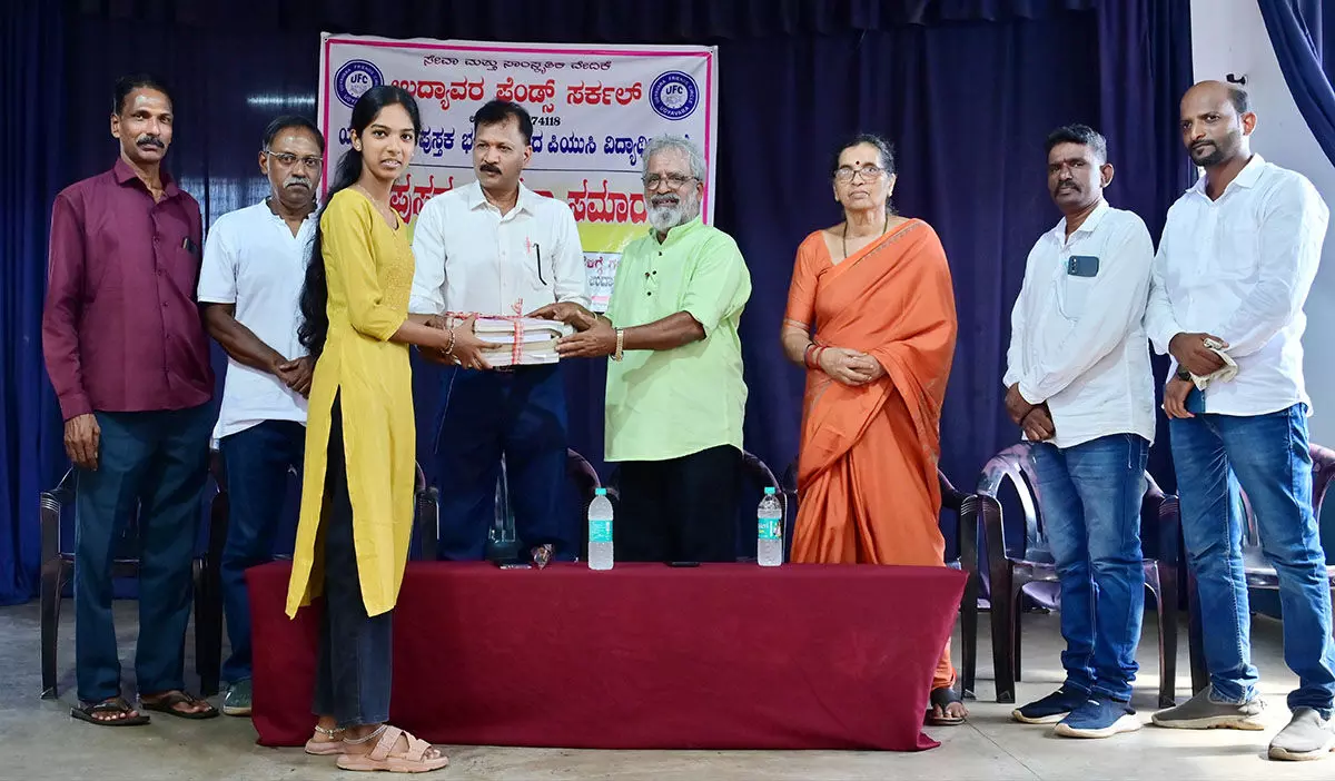 ಶಿಕ್ಷಣಕ್ಕೆ ಬಡತನ ಎಂದೂ ಅಡ್ಡಿಯಾಗದು: ದಯಾನಂದ ಶಿಕ್ಷಣಕ್ಕೆ ಬಡತನ ಎಂದೂ ಅಡ್ಡಿಯಾಗದು: ದಯಾನಂದ