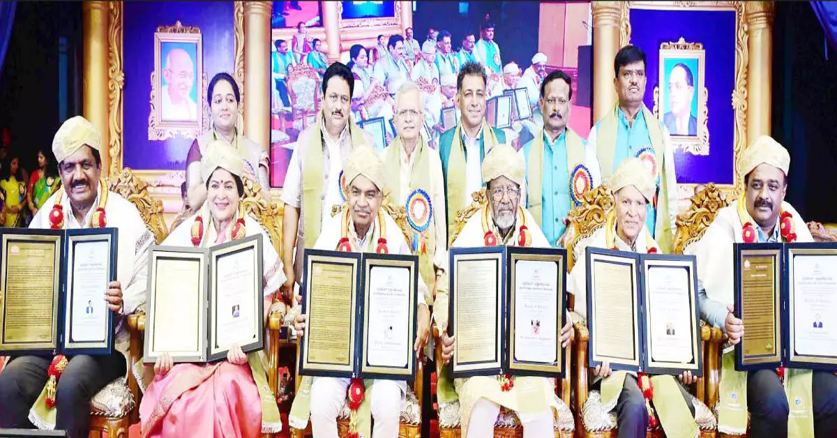 ವಿಜ್ಞಾನವನ್ನು ಸರಳ ಕನ್ನಡದಲ್ಲಿ ತಲುಪಿಸುವ ಕೆಲಸವಾಗಲಿ : ಪ್ರೊ.ರಾಘವೇಂದ್ರ ರಾವ್ ವಿಜ್ಞಾನವನ್ನು ಸರಳ ಕನ್ನಡದಲ್ಲಿ ತಲುಪಿಸುವ ಕೆಲಸವಾಗಲಿ : ಪ್ರೊ.ರಾಘವೇಂದ್ರ ರಾವ್