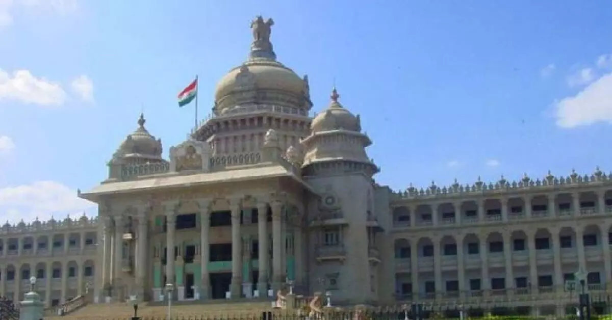 ಕರ್ನಾಟಕ ಮುಖ್ಯಮಂತ್ರಿಗಳ ಇತಿಹಾಸ: ಅಪರೂಪದ ರಾಜಕೀಯ ದಾಖಲೆಗಳು ಮತ್ತು ಮೈಲಿಗಲ್ಲುಗಳು ಕರ್ನಾಟಕ ಮುಖ್ಯಮಂತ್ರಿಗಳ ಇತಿಹಾಸ: ಅಪರೂಪದ ರಾಜಕೀಯ ದಾಖಲೆಗಳು ಮತ್ತು ಮೈಲಿಗಲ್ಲುಗಳು