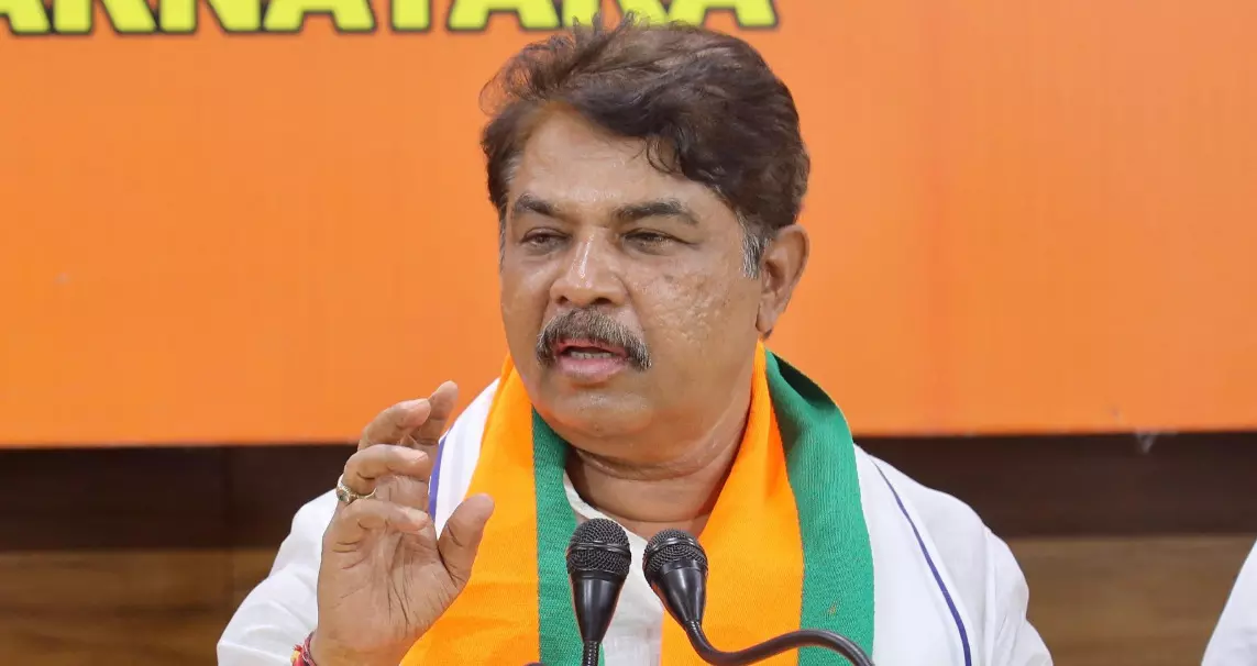 ರಾಹುಲ್ ಗಾಂಧಿ-ಸಿದ್ದರಾಮಯ್ಯನವರ ರಿಮೋಟ್ ಕಂಟ್ರೋಲ್ನಿಂದ ನಡೆಯುವ ಸರಕಾರ : ಆರ್.ಅಶೋಕ್ ರಾಹುಲ್ ಗಾಂಧಿ-ಸಿದ್ದರಾಮಯ್ಯನವರ ರಿಮೋಟ್ ಕಂಟ್ರೋಲ್ನಿಂದ ನಡೆಯುವ ಸರಕಾರ : ಆರ್.ಅಶೋಕ್