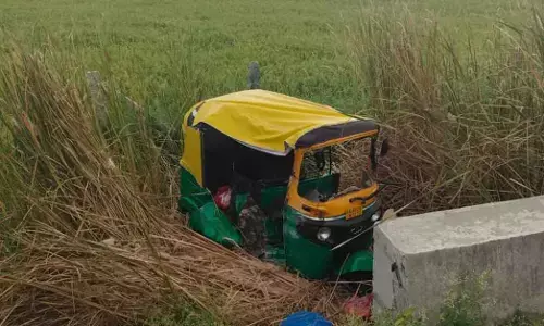 ಚಾಮರಾಜನಗರ : ಆಟೋ ಮಗುಚಿ ಇಬ್ಬರು ಮೃತ್ಯು