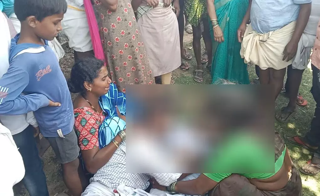ಬಳ್ಳಾರಿ | ಕೆರೆಯಲ್ಲಿ ಈಜಲು ತೆರಳಿದ್ದ ಒಂದೇ ಕುಟುಂಬದ ಇಬ್ಬರು ನೀರುಪಾಲು ಬಳ್ಳಾರಿ | ಕೆರೆಯಲ್ಲಿ ಈಜಲು ತೆರಳಿದ್ದ ಒಂದೇ ಕುಟುಂಬದ ಇಬ್ಬರು ನೀರುಪಾಲು
