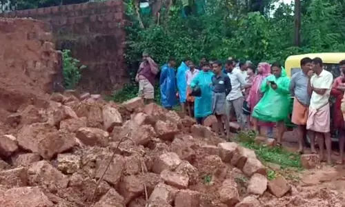 ಕಾಸರಗೋಡು: ಮನೆಯ ಆವರಣ ಗೋಡೆ ಕುಸಿದು ಬಿದ್ದು ಇಬ್ಬರು ಮಕ್ಕಳು ಮೃತ್ಯು