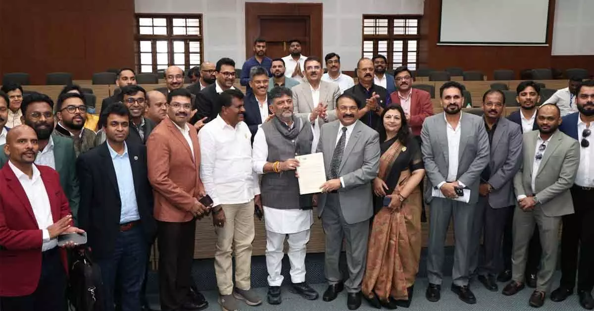 ಅನಿವಾಸಿ ಕನ್ನಡಿಗರ ಸಚಿವಾಲಯ ಸ್ಥಾಪನೆಗೆ ನಿರ್ಧಾರ; ಸೌದಿ ಕನ್ನಡಿಗರಿಂದ ಸ್ವಾಗತ ಅನಿವಾಸಿ ಕನ್ನಡಿಗರ ಸಚಿವಾಲಯ ಸ್ಥಾಪನೆಗೆ ನಿರ್ಧಾರ; ಸೌದಿ ಕನ್ನಡಿಗರಿಂದ ಸ್ವಾಗತ