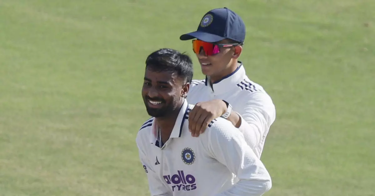 ಟೆಸ್ಟ್ ಕ್ರಿಕೆಟಿನ ಚೊಚ್ಚಲ ಪಂದ್ಯದ ಮೊದಲ ಓವರ್ನಲ್ಲಿ ವಿಕೆಟ್ ಪಡೆದ ಎಂಟನೇ ಬೌಲರ್ ಮಾನವ್ ಸುಥರ್ ಟೆಸ್ಟ್ ಕ್ರಿಕೆಟಿನ ಚೊಚ್ಚಲ ಪಂದ್ಯದ ಮೊದಲ ಓವರ್ನಲ್ಲಿ ವಿಕೆಟ್ ಪಡೆದ ಎಂಟನೇ ಬೌಲರ್ ಮಾನವ್ ಸುಥರ್