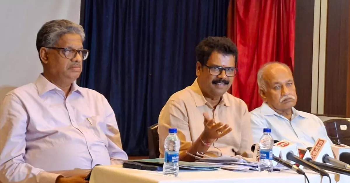 ರಾಜ್ಯಾದ್ಯಂತ ಖಾಸಗಿ ಬಸ್ಗಳ ಟಿಕೆಟ್ ದರ ಪರಿಷ್ಕರಣೆ: ಕುಯಿಲಾಡಿ ರಾಜ್ಯಾದ್ಯಂತ ಖಾಸಗಿ ಬಸ್ಗಳ ಟಿಕೆಟ್ ದರ ಪರಿಷ್ಕರಣೆ: ಕುಯಿಲಾಡಿ