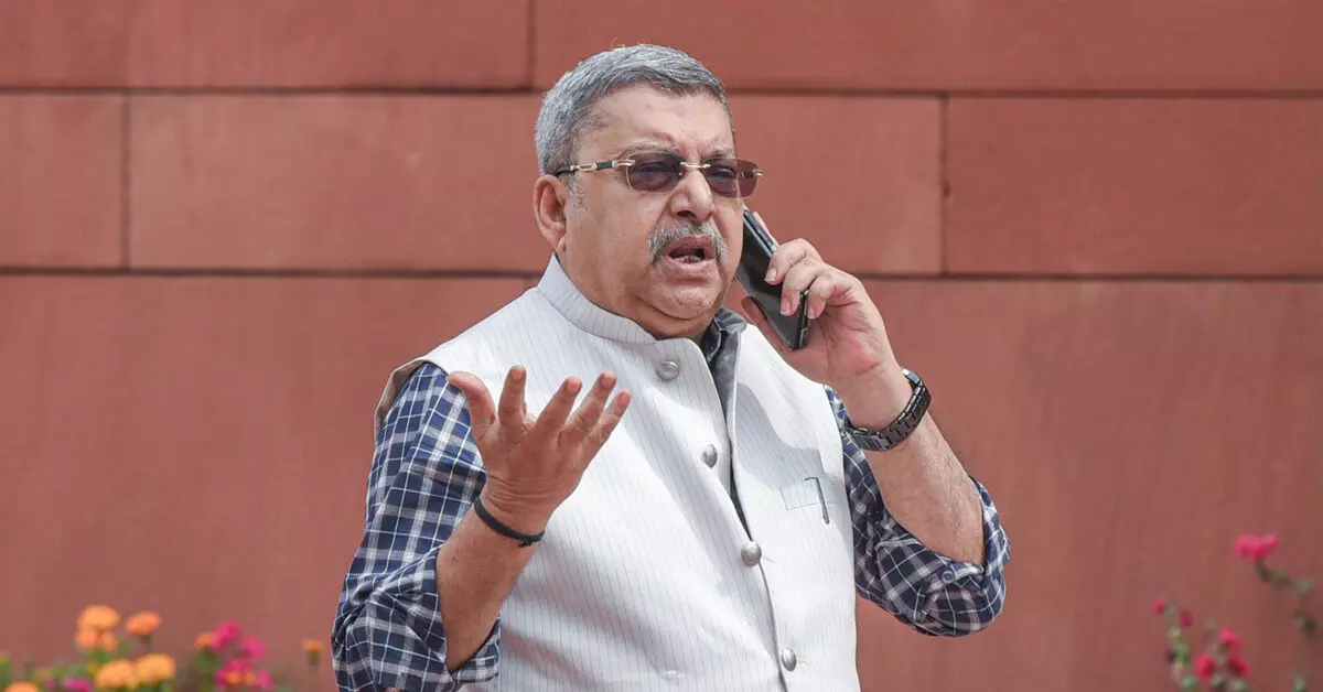TMC ಆಂತರಿಕ ಬಿಕ್ಕಟ್ಟು ತಾರಕಕ್ಕೆ: ಭಿನ್ನಮತೀಯ ಬಣವನ್ನು ದೇಶದ್ರೋಹಿಗಳು ಎಂದ ಸಂಸದ ಕಲ್ಯಾಣ್ ಬ್ಯಾನರ್ಜಿ TMC ಆಂತರಿಕ ಬಿಕ್ಕಟ್ಟು ತಾರಕಕ್ಕೆ: ಭಿನ್ನಮತೀಯ ಬಣವನ್ನು ದೇಶದ್ರೋಹಿಗಳು ಎಂದ ಸಂಸದ ಕಲ್ಯಾಣ್ ಬ್ಯಾನರ್ಜಿ