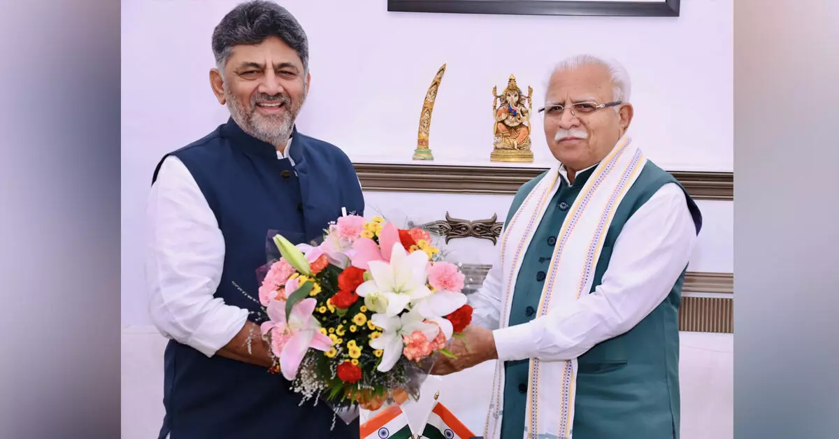 ಕೇಂದ್ರ ಸಚಿವ ಮನೋಹರ್ ಲಾಲ್ ಕಟ್ಟರ್ರನ್ನು ಭೇಟಿಯಾದ ಸಿಎಂ ಡಿ.ಕೆ.ಶಿವಕುಮಾರ್ ಕೇಂದ್ರ ಸಚಿವ ಮನೋಹರ್ ಲಾಲ್ ಕಟ್ಟರ್ರನ್ನು ಭೇಟಿಯಾದ ಸಿಎಂ ಡಿ.ಕೆ.ಶಿವಕುಮಾರ್