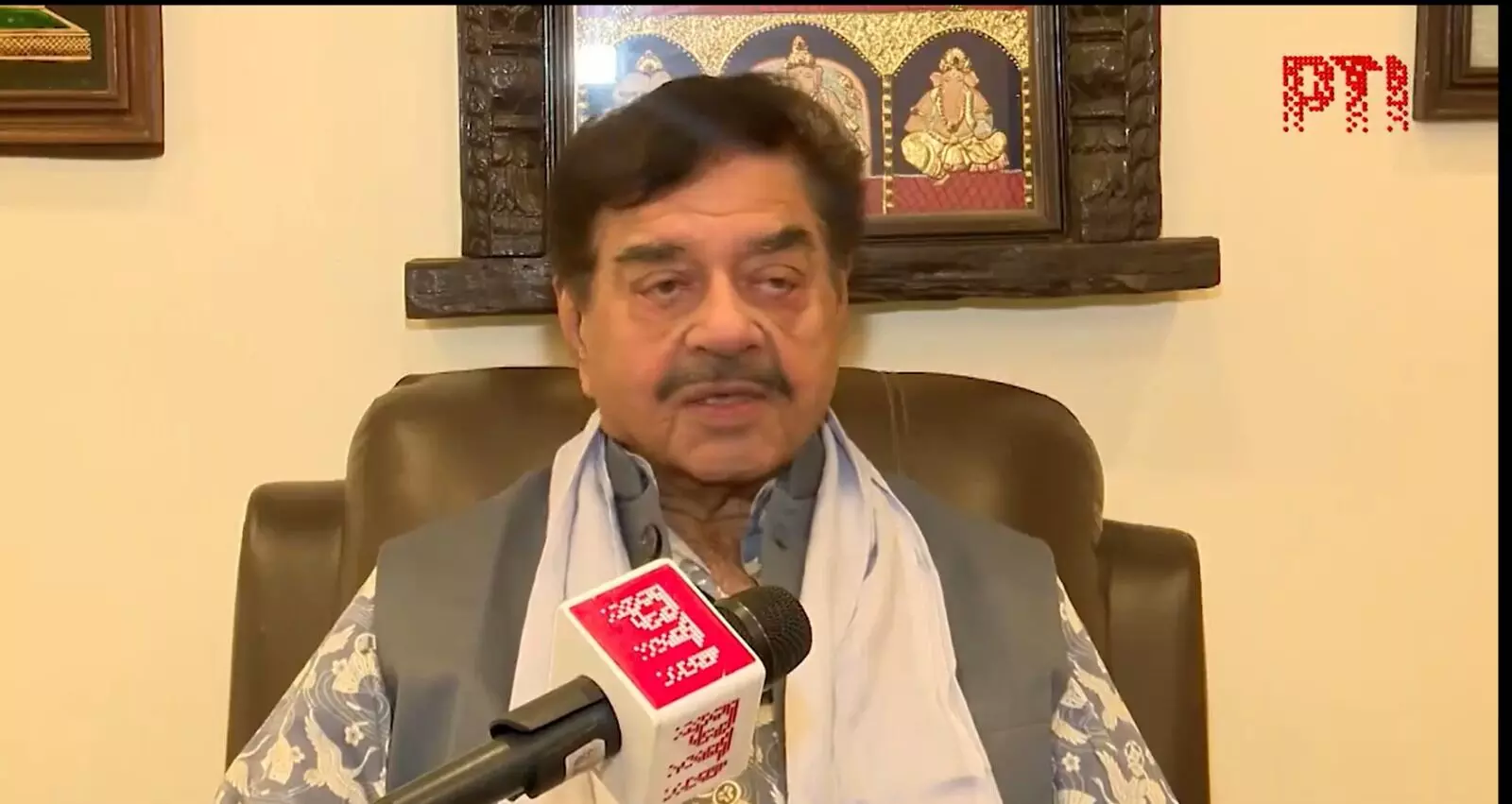 ಮಮತಾ ಜೊತೆಗೇ ಇರುತ್ತೇನೆ; ಪಕ್ಷ ಬಿಡುವ ಪ್ರಶ್ನೆಯೇ ಇಲ್ಲ:TMC ಸಂಸದ ಶತ್ರುಘ್ನ ಸಿನ್ಹಾ ಸ್ಪಷ್ಟನೆ ಮಮತಾ ಜೊತೆಗೇ ಇರುತ್ತೇನೆ; ಪಕ್ಷ ಬಿಡುವ ಪ್ರಶ್ನೆಯೇ ಇಲ್ಲ:TMC ಸಂಸದ ಶತ್ರುಘ್ನ ಸಿನ್ಹಾ ಸ್ಪಷ್ಟನೆ