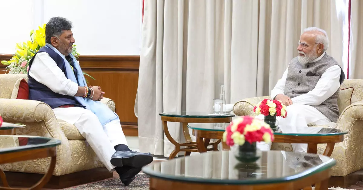 ಪ್ರಧಾನಿ ನರೇಂದ್ರ ಮೋದಿ ಅವರನ್ನು ಭೇಟಿಯಾದ ಮುಖ್ಯಮಂತ್ರಿ ಡಿ.ಕೆ.ಶಿವಕುಮಾರ್ ಪ್ರಧಾನಿ ನರೇಂದ್ರ ಮೋದಿ ಅವರನ್ನು ಭೇಟಿಯಾದ ಮುಖ್ಯಮಂತ್ರಿ ಡಿ.ಕೆ.ಶಿವಕುಮಾರ್