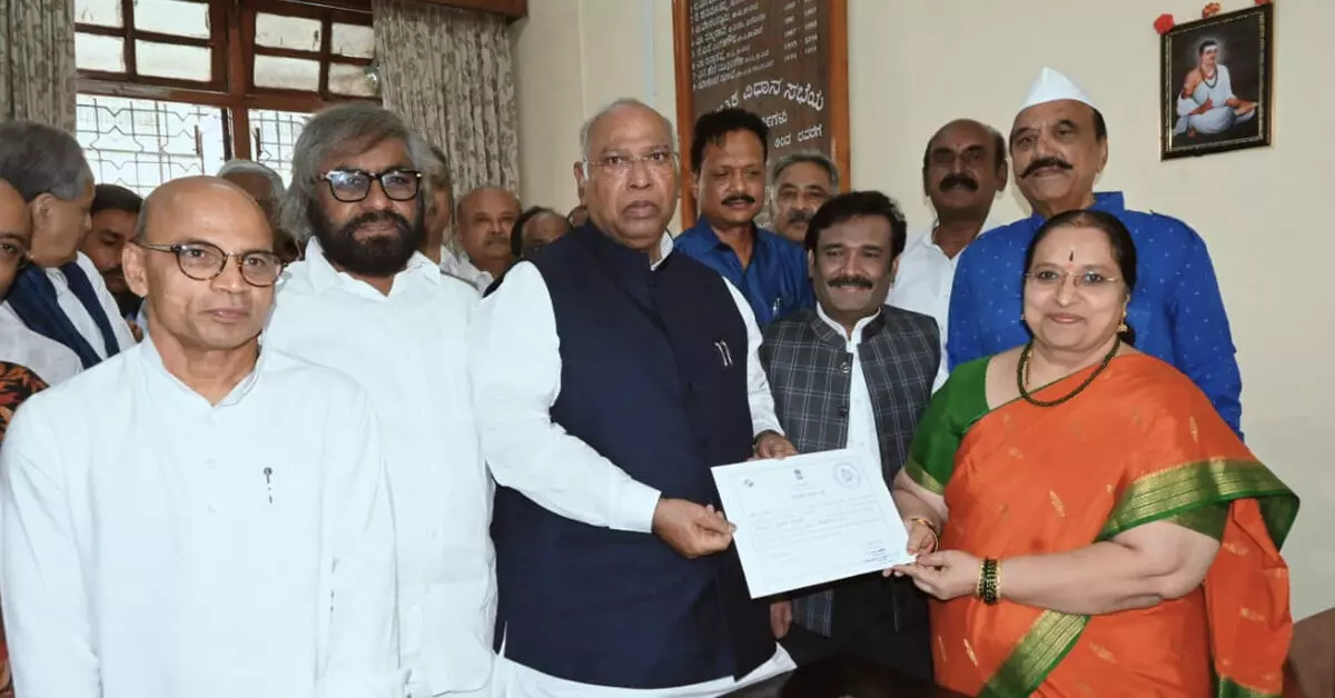 ರಾಜ್ಯಸಭೆಗೆ ಅವಿರೋಧ ಆಯ್ಕೆ: ಇದು ನನ್ನ ಕೊನೆಯ ಪ್ರಮಾಣಪತ್ರ ಸ್ವೀಕಾರ ಆಗಬಹುದು ಎಂದ ಮಲ್ಲಿಕಾರ್ಜುನ ಖರ್ಗೆ ರಾಜ್ಯಸಭೆಗೆ ಅವಿರೋಧ ಆಯ್ಕೆ: ಇದು ನನ್ನ ಕೊನೆಯ ಪ್ರಮಾಣಪತ್ರ ಸ್ವೀಕಾರ ಆಗಬಹುದು ಎಂದ ಮಲ್ಲಿಕಾರ್ಜುನ ಖರ್ಗೆ