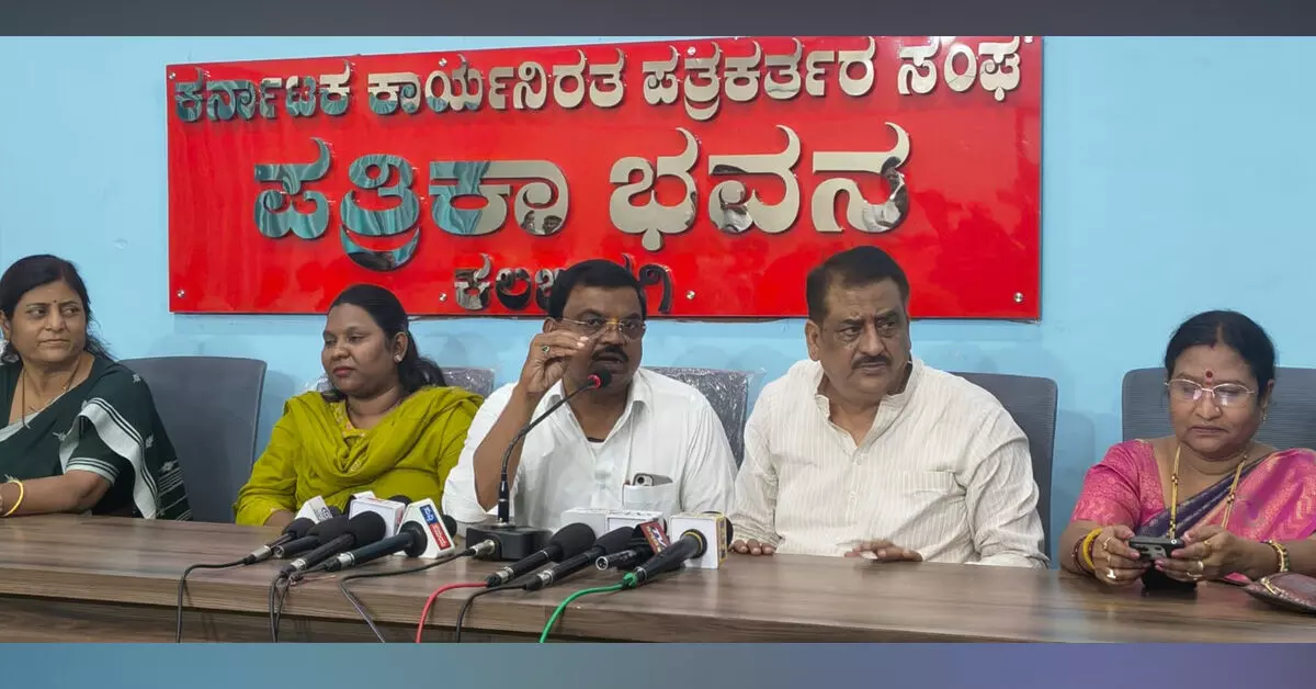 Kalaburagi | 20 ವರ್ಷ ಅಭಿವೃದ್ಧಿ ಕಾರ್ಯವೇ ಮಾಡದ ರೇವೂರ ಕುಟುಂಬ : ಕಾಂಗ್ರೆಸ್ ಮುಖಂಡರ ಆರೋಪ Kalaburagi | 20 ವರ್ಷ ಅಭಿವೃದ್ಧಿ ಕಾರ್ಯವೇ ಮಾಡದ ರೇವೂರ ಕುಟುಂಬ : ಕಾಂಗ್ರೆಸ್ ಮುಖಂಡರ ಆರೋಪ