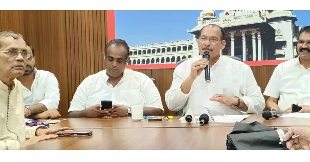 ಬಿಜೆಪಿಯಿಂದ ಪ್ರಜಾಪ್ರಭುತ್ವ ವಿರೋಧಿ ನಡೆ: ಐವನ್ ಡಿಸೋಜಾ ಬಿಜೆಪಿಯಿಂದ ಪ್ರಜಾಪ್ರಭುತ್ವ ವಿರೋಧಿ ನಡೆ: ಐವನ್ ಡಿಸೋಜಾ