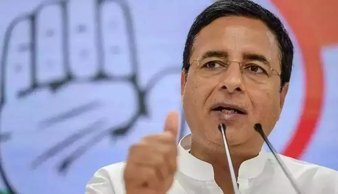ಪೆಟ್ರೋಲ್ ಪಂಪ್ಗಳಲ್ಲಿ 200 ಲೀ.ಗಿಂತ ಹೆಚ್ಚಿನ ಬಲ್ಕ್ ಡೀಸೆಲ್ ಮಾರಾಟಕ್ಕೆ ನಿರ್ಬಂಧ: ಸುರ್ಜೇವಾಲ ಆಕ್ರೋಶ ಪೆಟ್ರೋಲ್ ಪಂಪ್ಗಳಲ್ಲಿ 200 ಲೀ.ಗಿಂತ ಹೆಚ್ಚಿನ ಬಲ್ಕ್ ಡೀಸೆಲ್ ಮಾರಾಟಕ್ಕೆ ನಿರ್ಬಂಧ: ಸುರ್ಜೇವಾಲ ಆಕ್ರೋಶ