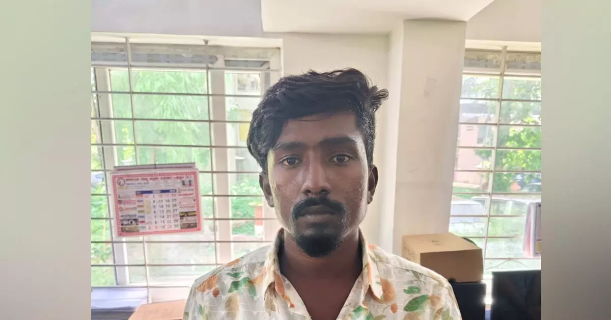 Shivamogga | ಪೊಲೀಸರ ಮೇಲೆ ಹಲ್ಲೆ ನಡೆಸಿ ತಪ್ಪಿಸಿಕೊಳ್ಳಲು ಯತ್ನ : ಆರೋಪಿ ಕಾಲಿಗೆ ಗುಂಡೇಟು Shivamogga | ಪೊಲೀಸರ ಮೇಲೆ ಹಲ್ಲೆ ನಡೆಸಿ ತಪ್ಪಿಸಿಕೊಳ್ಳಲು ಯತ್ನ : ಆರೋಪಿ ಕಾಲಿಗೆ ಗುಂಡೇಟು