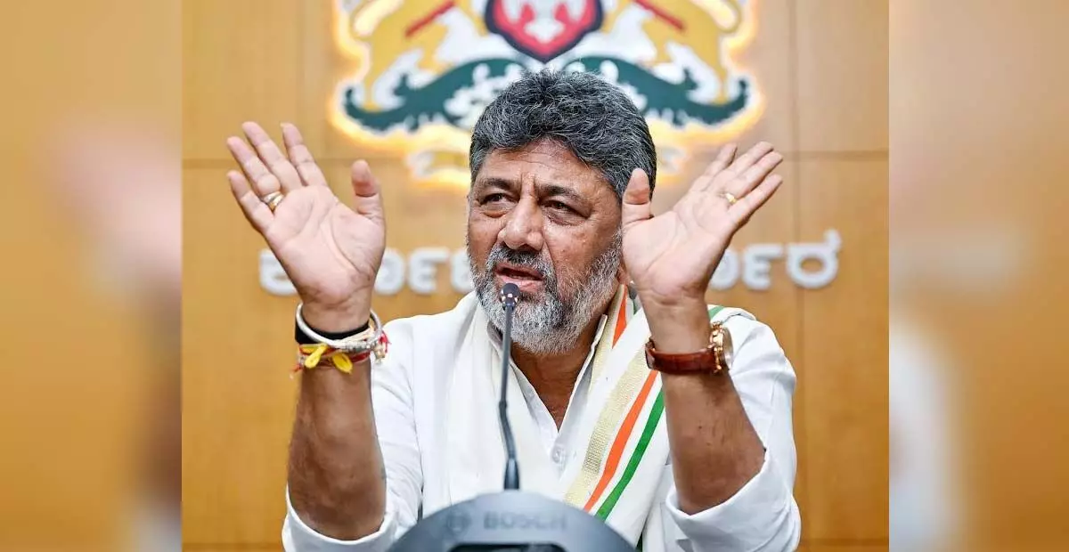 ರೈತರ ಬಡ್ಡಿ ರಹಿತ ಸಾಲ ಸೌಲಭ್ಯದ ದುರುಪಯೋಗಕ್ಕೆ ಕಡಿವಾಣ ಹಾಕಿ: ಅಧಿಕಾರಿಗಳಿಗೆ ಸಿಎಂ ಡಿ.ಕೆ.ಶಿವಕುಮಾರ್ ಸೂಚನೆ ರೈತರ ಬಡ್ಡಿ ರಹಿತ ಸಾಲ ಸೌಲಭ್ಯದ ದುರುಪಯೋಗಕ್ಕೆ ಕಡಿವಾಣ ಹಾಕಿ: ಅಧಿಕಾರಿಗಳಿಗೆ ಸಿಎಂ ಡಿ.ಕೆ.ಶಿವಕುಮಾರ್ ಸೂಚನೆ