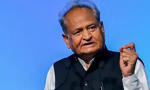 ಇಂದಿರಾ ಗಾಂಧಿ ಬದುಕಿದ್ದರೆ BJPಯನ್ನು ನಿಷೇಧಿಸುತ್ತಿದ್ದರು: ಅಶೋಕ್ ಗೆಹ್ಲೋಟ್