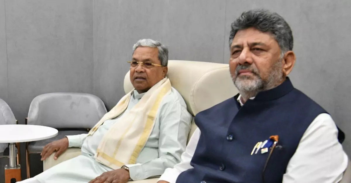 ಸಿದ್ದರಾಮಯ್ಯ ಅವರನ್ನು ಭೇಟಿಯಾದ ಸಿಎಂ ಡಿ.ಶಿವಕುಮಾರ್ ಸಿದ್ದರಾಮಯ್ಯ ಅವರನ್ನು ಭೇಟಿಯಾದ ಸಿಎಂ ಡಿ.ಶಿವಕುಮಾರ್
