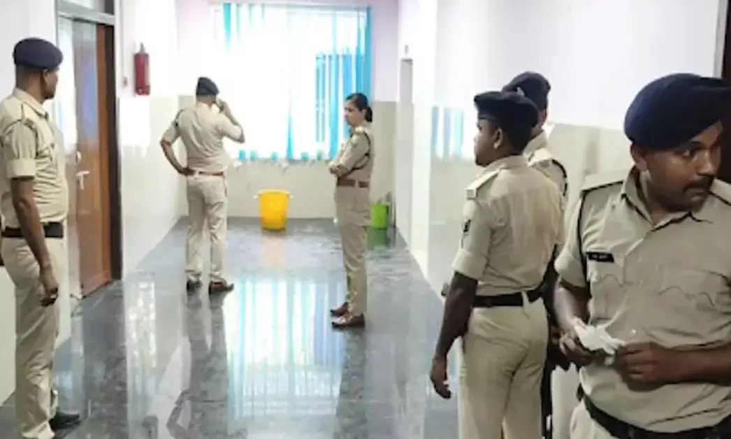 Bihar | ಮಹಿಳೆಯ ಮೇಲೆ ಸಾಮೂಹಿಕ ಅತ್ಯಾಚಾರ ಆರೋಪ: ಮರ್ಮಾಂಗದಲ್ಲಿ ಜೀವಂತ ಗುಂಡು, ಕಲ್ಲು, ಕಟ್ಟಿಗೆ ತುಂಡು ಪತ್ತೆ!