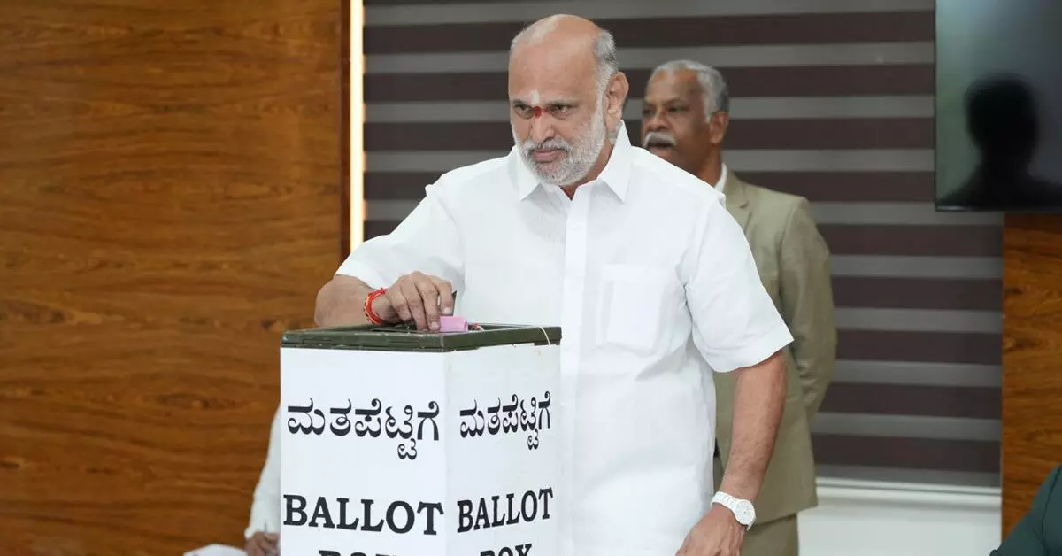 ವಿಧಾನ ಪರಿಷತ್ ಚುನಾವಣೆ | ಮತ ಚಲಾಯಿಸಿ ಬಿಜೆಪಿ ಉಚ್ಛಾಟಿತ ಶಾಸಕ ಶಿವರಾಮ್ ಹೆಬ್ಬಾರ್ ಹೇಳಿದ್ದೇನು ? ವಿಧಾನ ಪರಿಷತ್ ಚುನಾವಣೆ | ಮತ ಚಲಾಯಿಸಿ ಬಿಜೆಪಿ ಉಚ್ಛಾಟಿತ ಶಾಸಕ ಶಿವರಾಮ್ ಹೆಬ್ಬಾರ್ ಹೇಳಿದ್ದೇನು ?