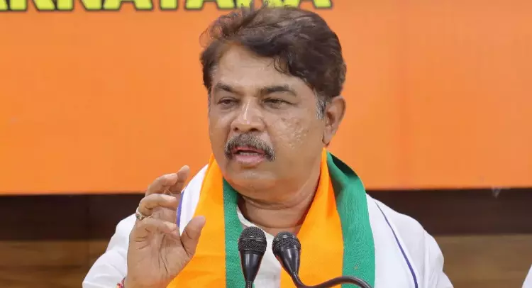 ಪರಿಷತ್ ಚುನಾವಣೆ | ಪಕ್ಷಕ್ಕೆ ದ್ರೋಹ ಬಗೆದವರು ಸಿಕ್ಕಿ ಹಾಕಿ ಕೊಳ್ಳಲಿದ್ದಾರೆ : ಆರ್.ಅಶೋಕ್ ಪರಿಷತ್ ಚುನಾವಣೆ | ಪಕ್ಷಕ್ಕೆ ದ್ರೋಹ ಬಗೆದವರು ಸಿಕ್ಕಿ ಹಾಕಿ ಕೊಳ್ಳಲಿದ್ದಾರೆ : ಆರ್.ಅಶೋಕ್