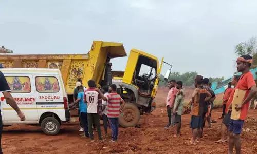 ವಿಟ್ಲ : ಲಾರಿ ಅಡಿಗೆ ಸಿಲುಕಿ ಚಾಲಕ ಮೃತ್ಯು