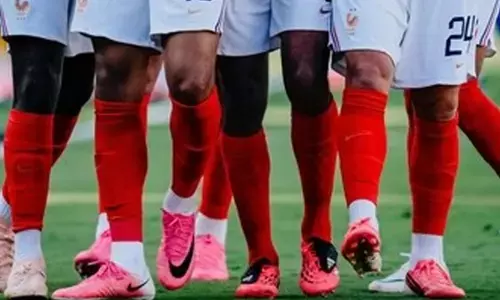 FIFA ವಿಶ್ವಕಪ್‌ ನಲ್ಲಿ ಫುಟ್‌ಬಾಲ್ ಆಟಗಾರರು ಗುಲಾಬಿ ಬಣ್ಣದ ಬೂಟು ತೊಡುತ್ತಿರುವುದೇಕೆ?