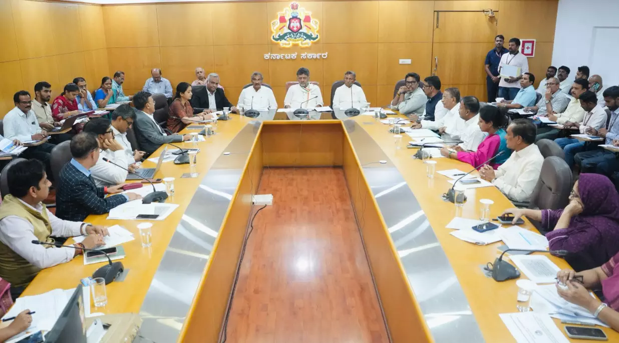 ಏರ್ಟೆಲ್ ಸಿಮ್ ಇದ್ದರೆ ಗೃಹಲಕ್ಷ್ಮೀ ಯೋಜನೆಯ 2 ಸಾವಿರ ರೂ.ಖೋತಾ? ಏರ್ಟೆಲ್ ಸಿಮ್ ಇದ್ದರೆ ಗೃಹಲಕ್ಷ್ಮೀ ಯೋಜನೆಯ 2 ಸಾವಿರ ರೂ.ಖೋತಾ?