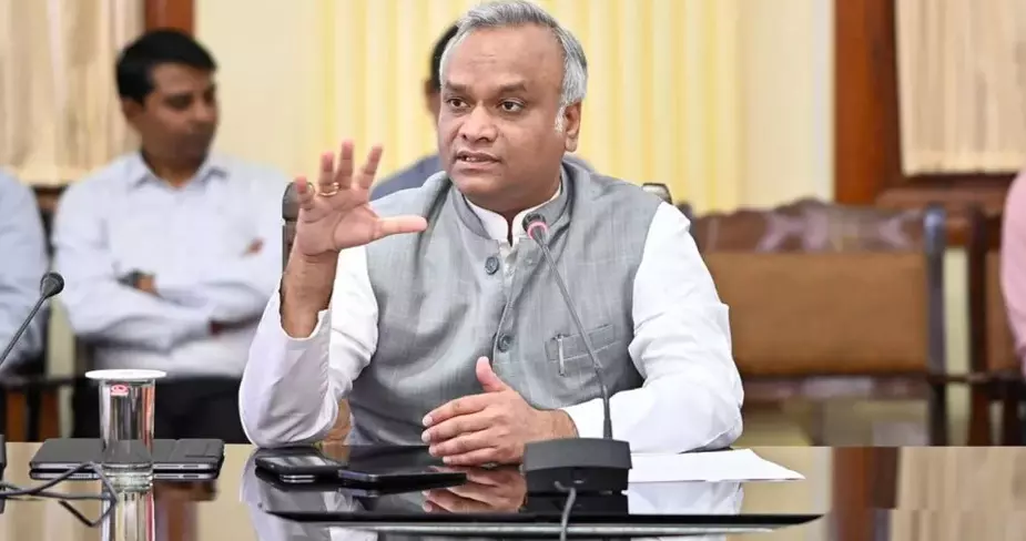 ಗೃಹ ಸಚಿವನಾಗಿ ಮೋಹನ್ ಭಾಗವತ್ ಅವರನ್ನು ಪ್ರಶ್ನೆ ಮಾಡಿದ್ದೇನೆ, ಅವರು ನನಗೆ ಉತ್ತರ ಕೊಡಲಿ : ಪ್ರಿಯಾಂಕ್ ಖರ್ಗೆ ಗೃಹ ಸಚಿವನಾಗಿ ಮೋಹನ್ ಭಾಗವತ್ ಅವರನ್ನು ಪ್ರಶ್ನೆ ಮಾಡಿದ್ದೇನೆ, ಅವರು ನನಗೆ ಉತ್ತರ ಕೊಡಲಿ : ಪ್ರಿಯಾಂಕ್ ಖರ್ಗೆ