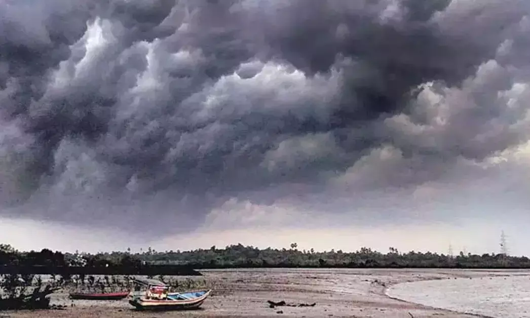 ಮತ್ತೆ ಮುಂಗಾರು ಚುರುಕು; ಕಪ್ಪಿಟ್ಟ ಮೋಡಗಳು, ಹೆಚ್ಚಿದ ಮಳೆ ನಿರೀಕ್ಷೆ!