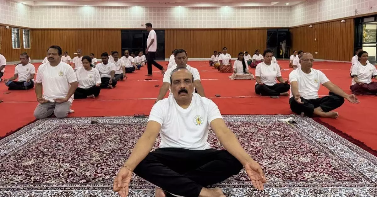 Bengaluru | ರಾಗಾಆವಿವಿಯಲ್ಲಿ 12ನೇ ಅಂತರರಾಷ್ಟ್ರೀಯ ಯೋಗ ದಿನಾಚರಣೆ Bengaluru | ರಾಗಾಆವಿವಿಯಲ್ಲಿ 12ನೇ ಅಂತರರಾಷ್ಟ್ರೀಯ ಯೋಗ ದಿನಾಚರಣೆ